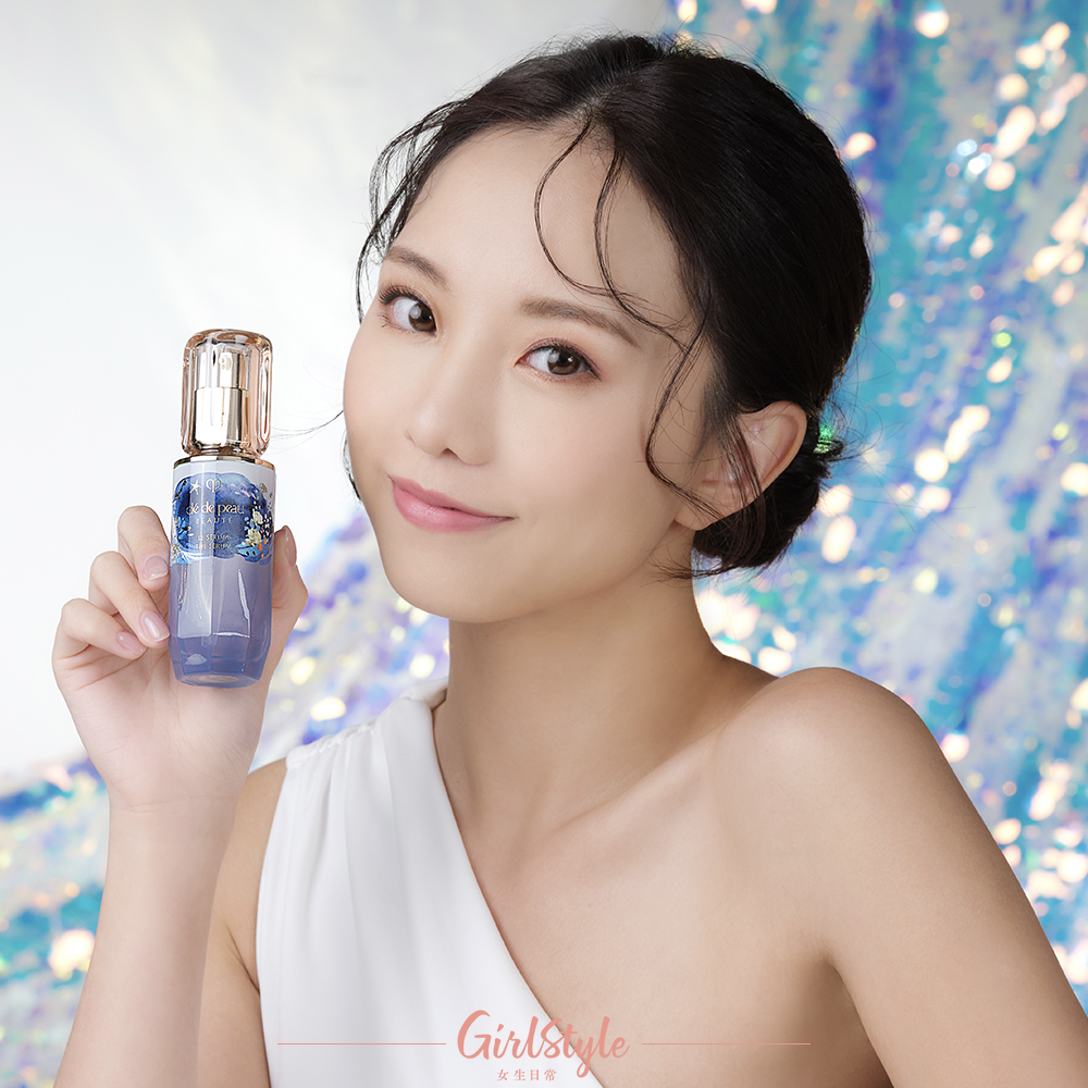 以皇牌LE SÉRUM煥活細胞精華煥發水潤光澤肌。