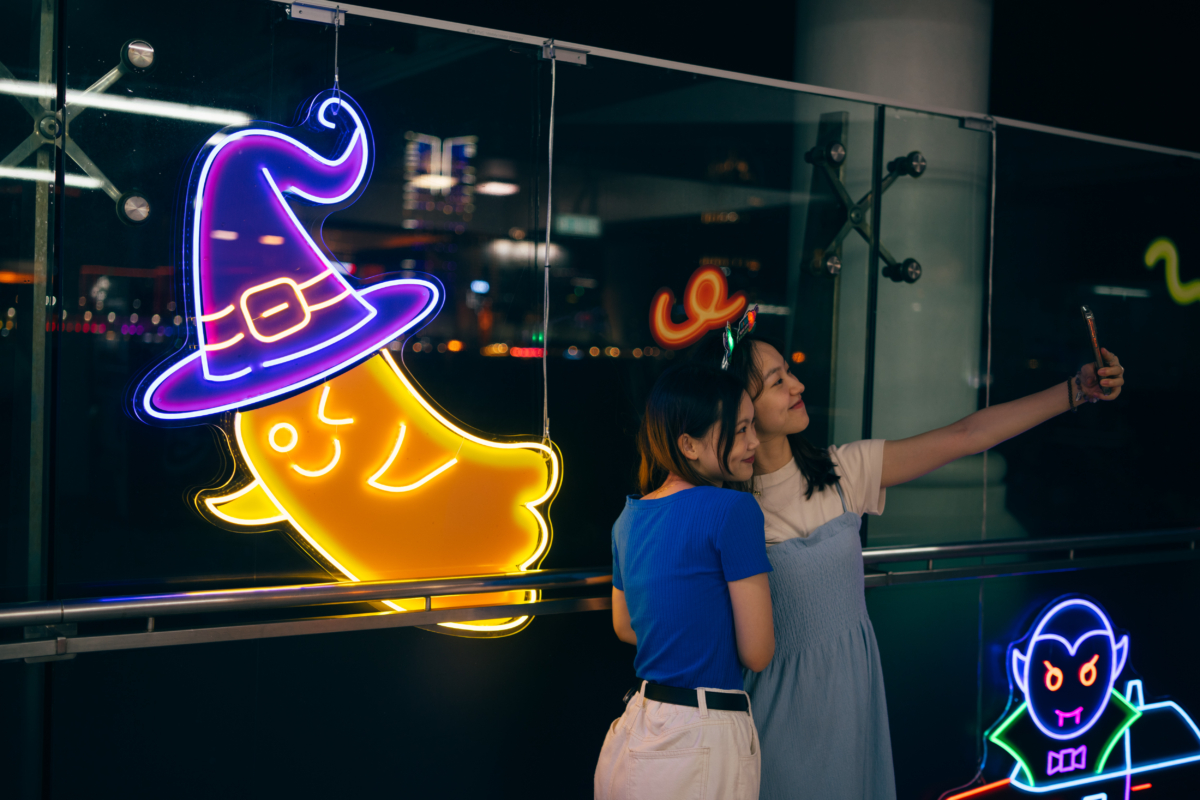 天星碼頭內佈滿可愛嘩鬼，非常適合打卡