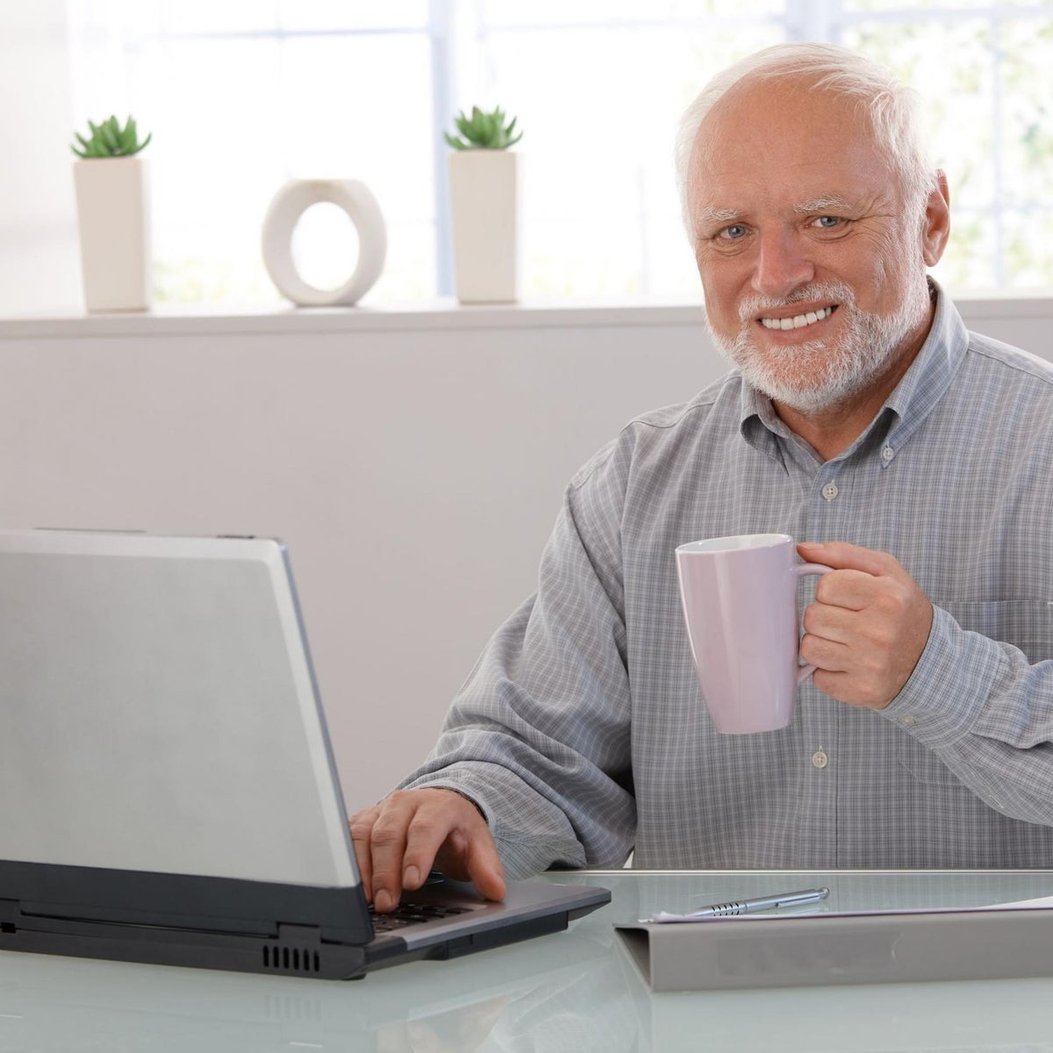 經典MEME圖尷尬笑伯伯突現身香港！意外因一輯照片爆紅？