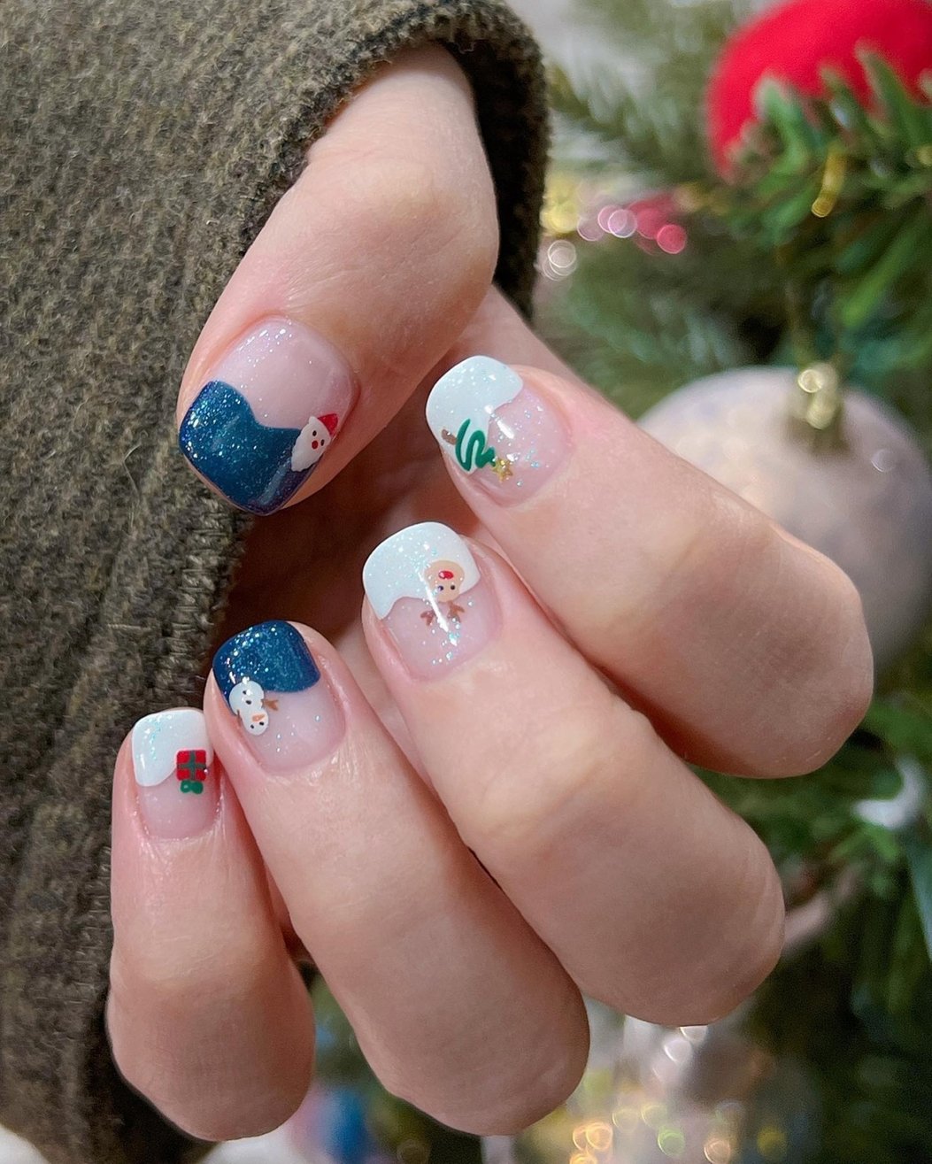 精選冬日聖誕美甲提案！聖誕法式簡約又可愛、淺藍+雪花超有氣質～