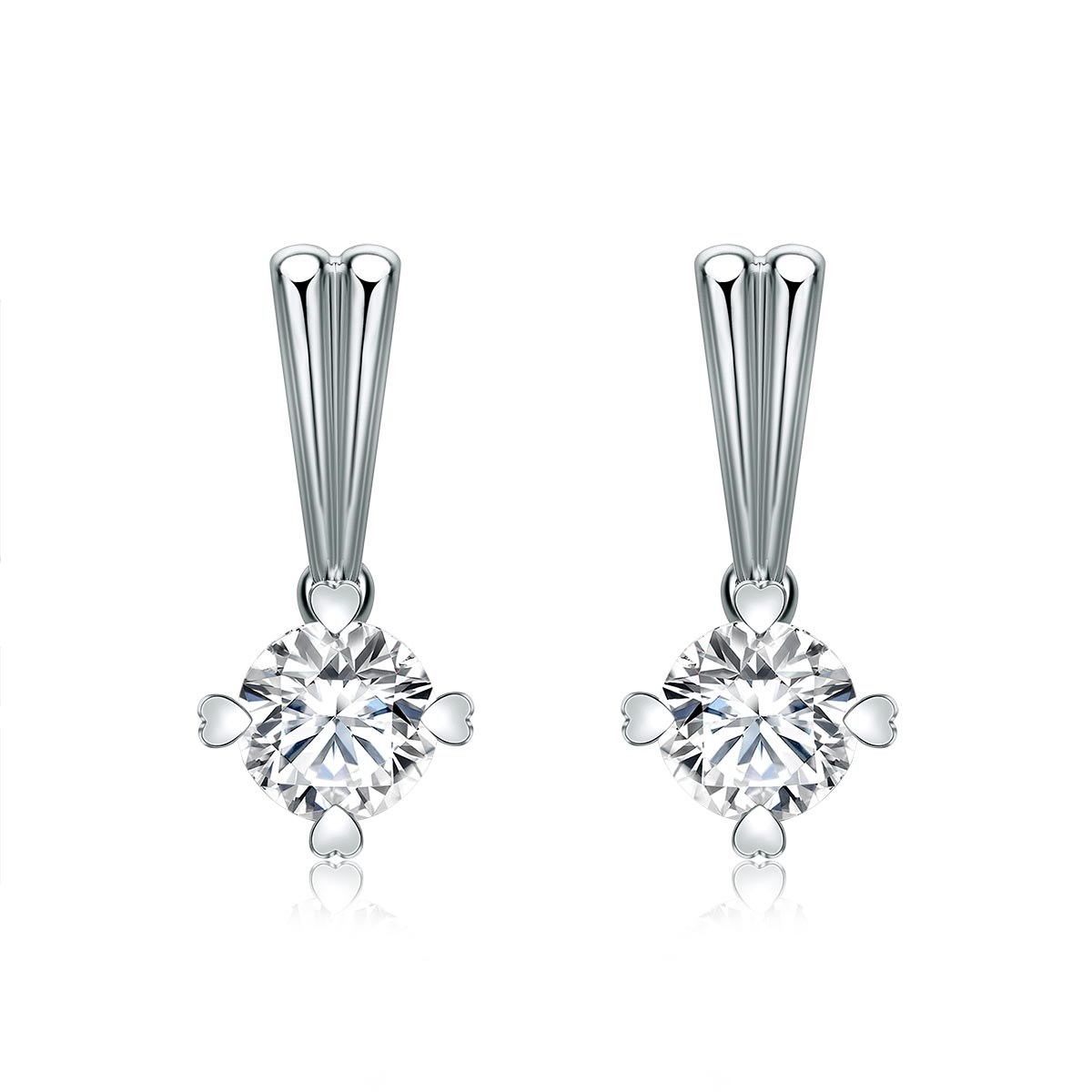 周大福「情繫」系列 18K白色黃金美鑽耳環 約$11,600起