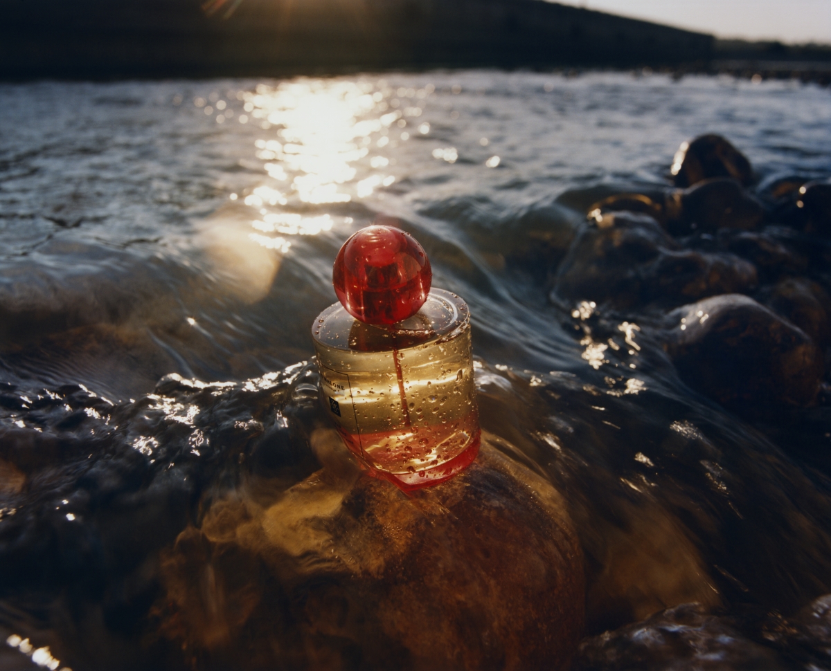 熱情又感性的紅扶桑花芳醇古龍水,就最適合嚮往自由、愛冒險的您!