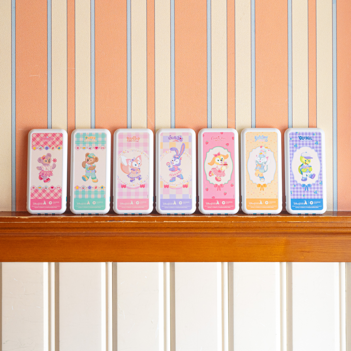 由即日起至6月10日期間，ChargeSpot於香港迪士尼樂園園內及度假區10個租借點推出7款^限定Duffy與好友春日糖果充電器。