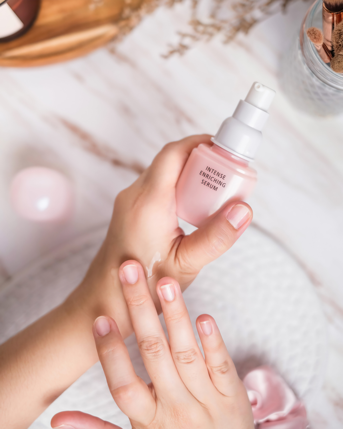 5X酵母益生元保濕強韌精華令散發水潤光彩，彷彿重獲新生！