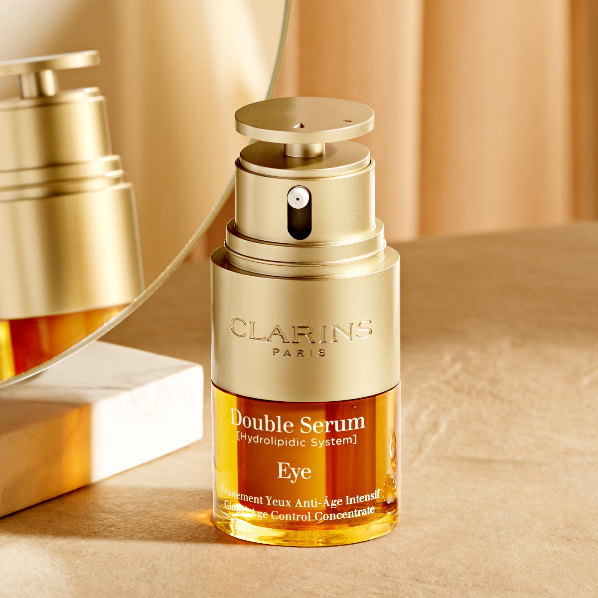 CLARINS Double Serum Eye蘊含2大皇牌植萃成分,一支解決多項眼周肌膚問題,是你的全能眼部護理首選。