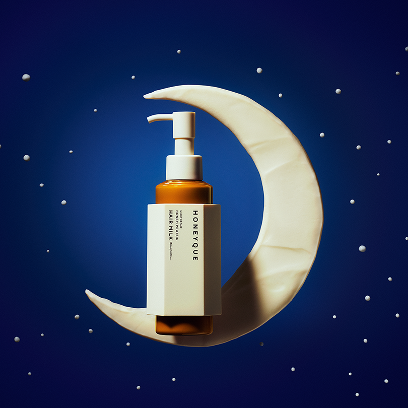 HONEYQUE蜂蜜蛋白晚間修護潤髮乳液自推出以來一直大獲好評，同時兼顧到濕髮護理及乾髮定型，用後即時重拾光滑髮質！