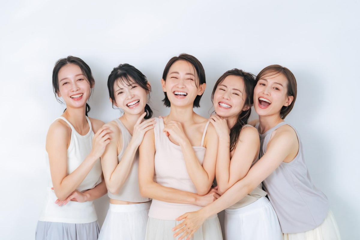 其實無論處於任何年齡階段，身份、職業如何！女生都有擁有展現自己美麗胸形，綻於自信的權利。