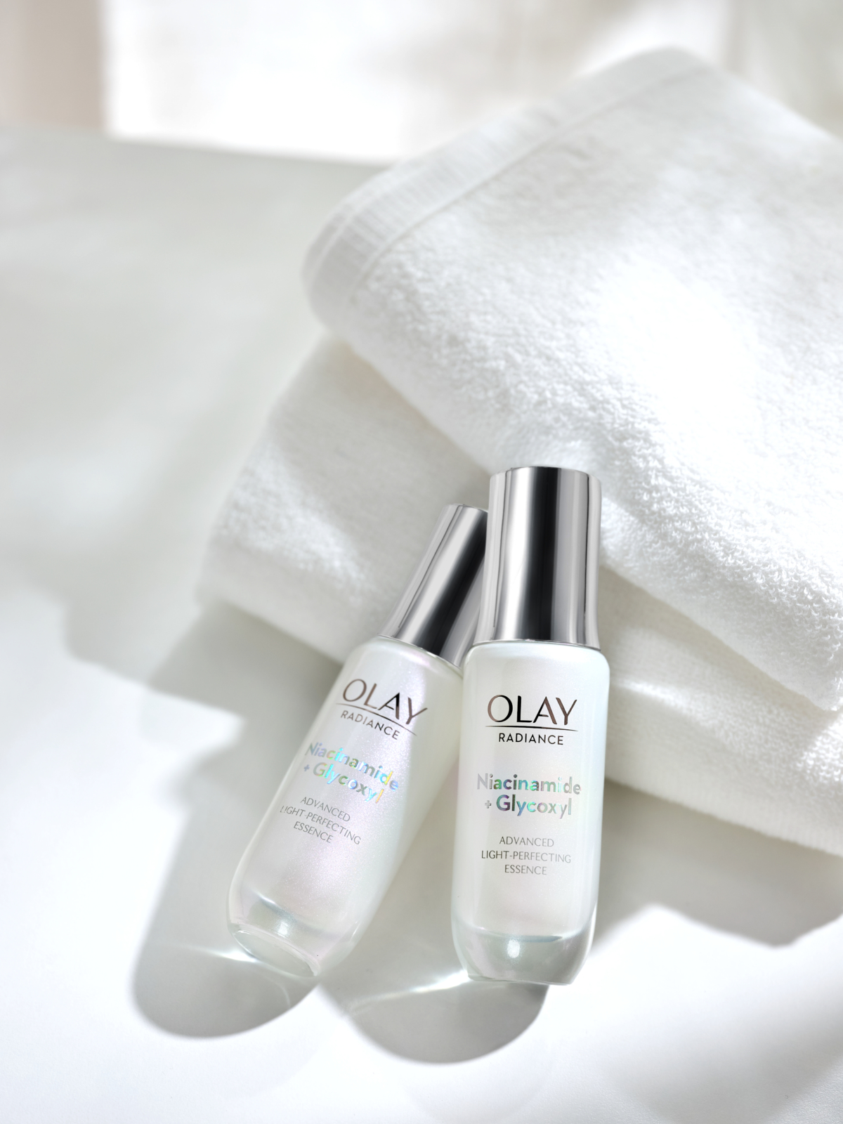 美編使用抗糖`精華4星期，去黃超有感，還體現由裡到外的自然透亮。