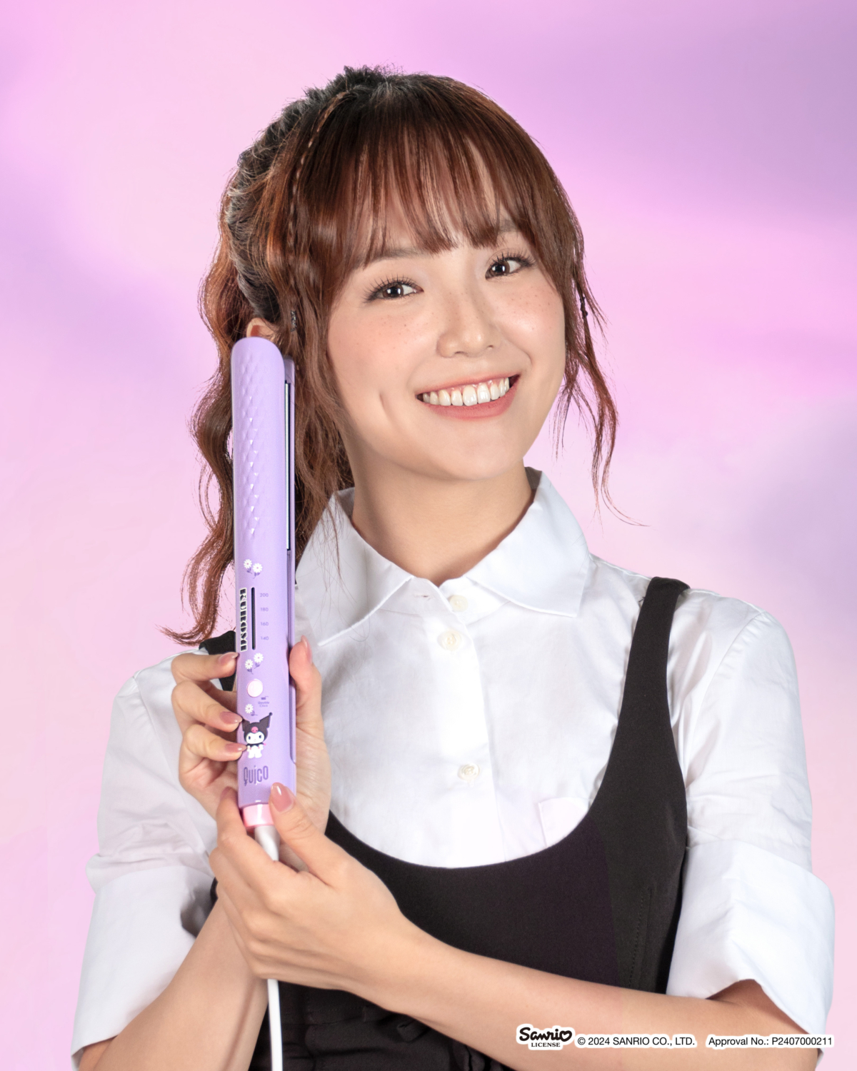 QUICO輕巧造型器機身輕巧,4段溫度設定配合百萬級負離子等護髮成分,快速夾出滿意曲直髮!