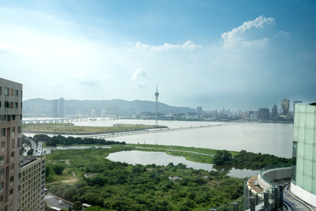 坐落氹仔中心區的澳門新濠鋒環抱澳門半島的迷人景致，並匯聚多間國際級餐廳。