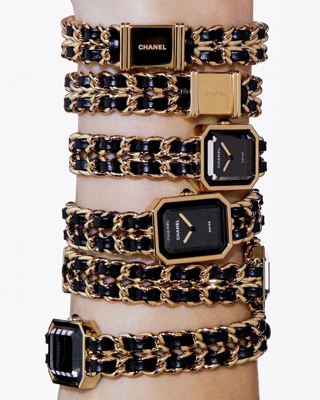 CHANEL PREMIÈRE腕錶時伴隨，見證難忘時刻，低語獨有故事。