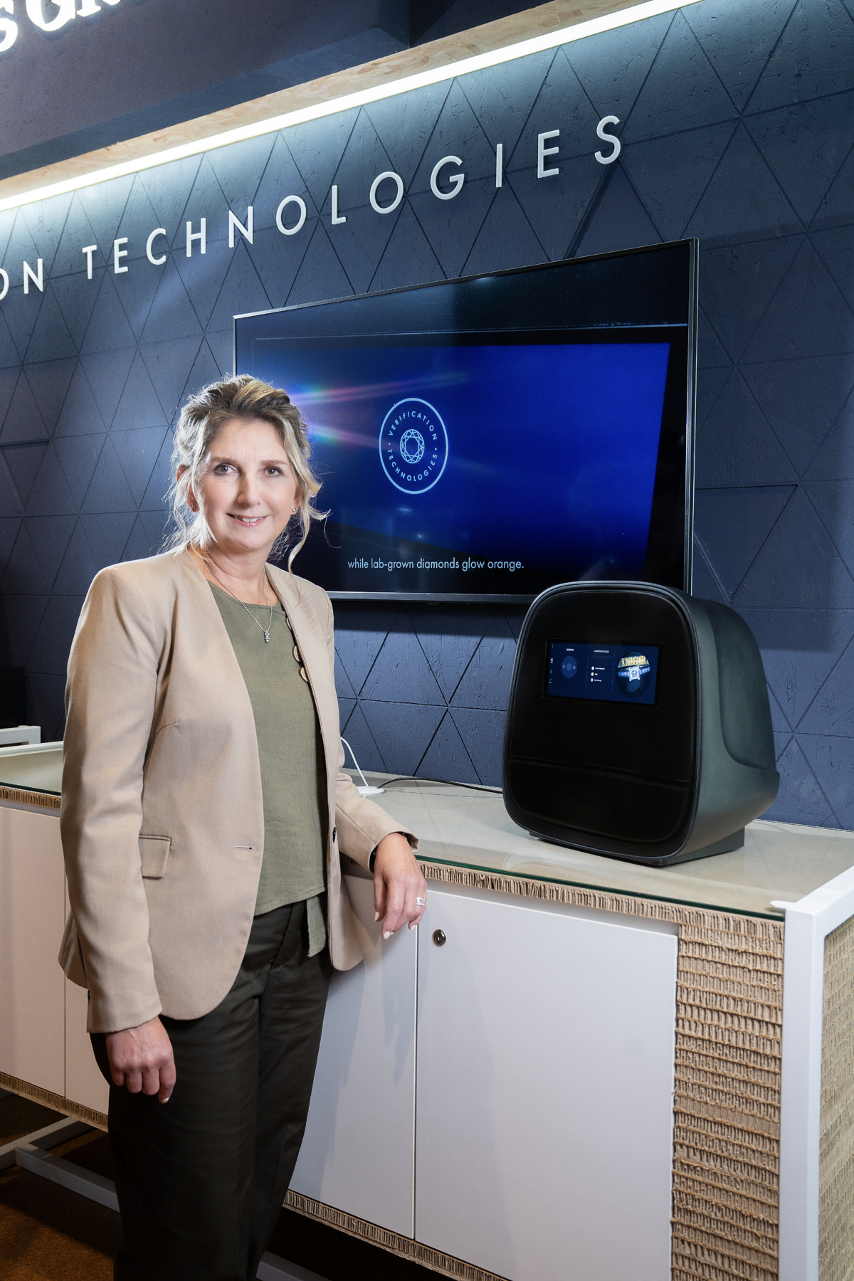 鑽石專家Samantha Sibley。 