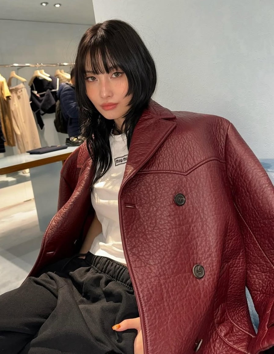 酷帥皮革外套，完美展現率性風格。