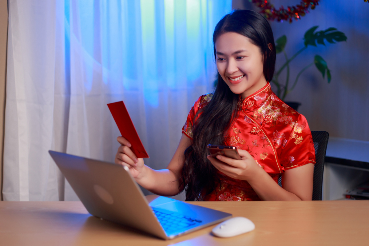 發 IG 限動或 LINE 貼圖時，加一句諧音梗，幽默感瞬間滿分，讓朋友忍不住想按讚！