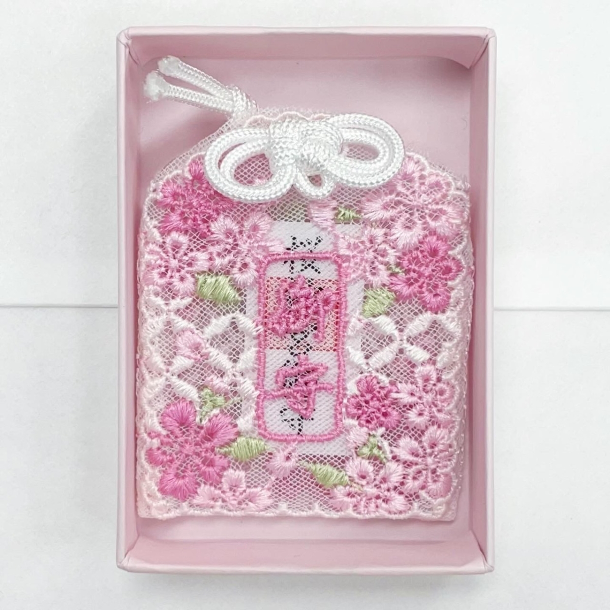 超搶手的櫻花蕾絲御守!