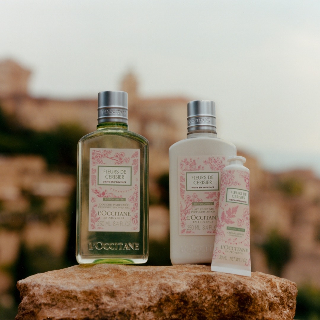 這份溫柔的禮物，不僅照顧她的肌膚，也讓她感受到你細膩的愛與關懷。