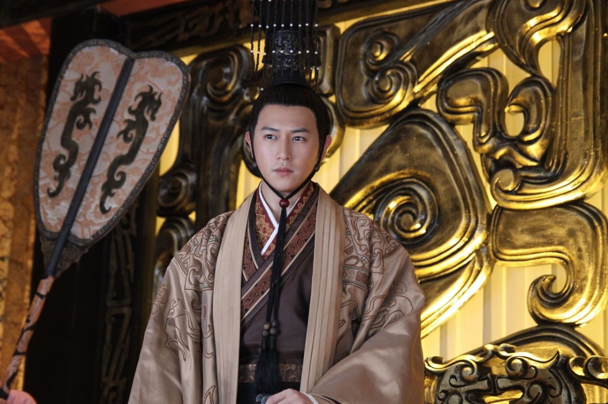 平定「諸呂之亂」之後，漢文帝劉恒每年正月十五微服出宮，與百姓一同慶祝，這天慢慢演變成「鬧元宵」的傳統！