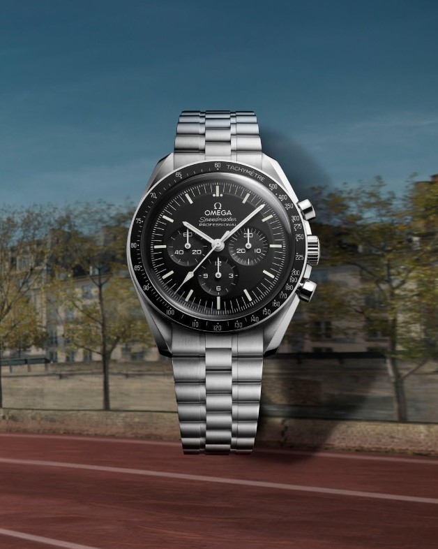 送上這款奢華腕錶，讓時間見證你們的愛情！