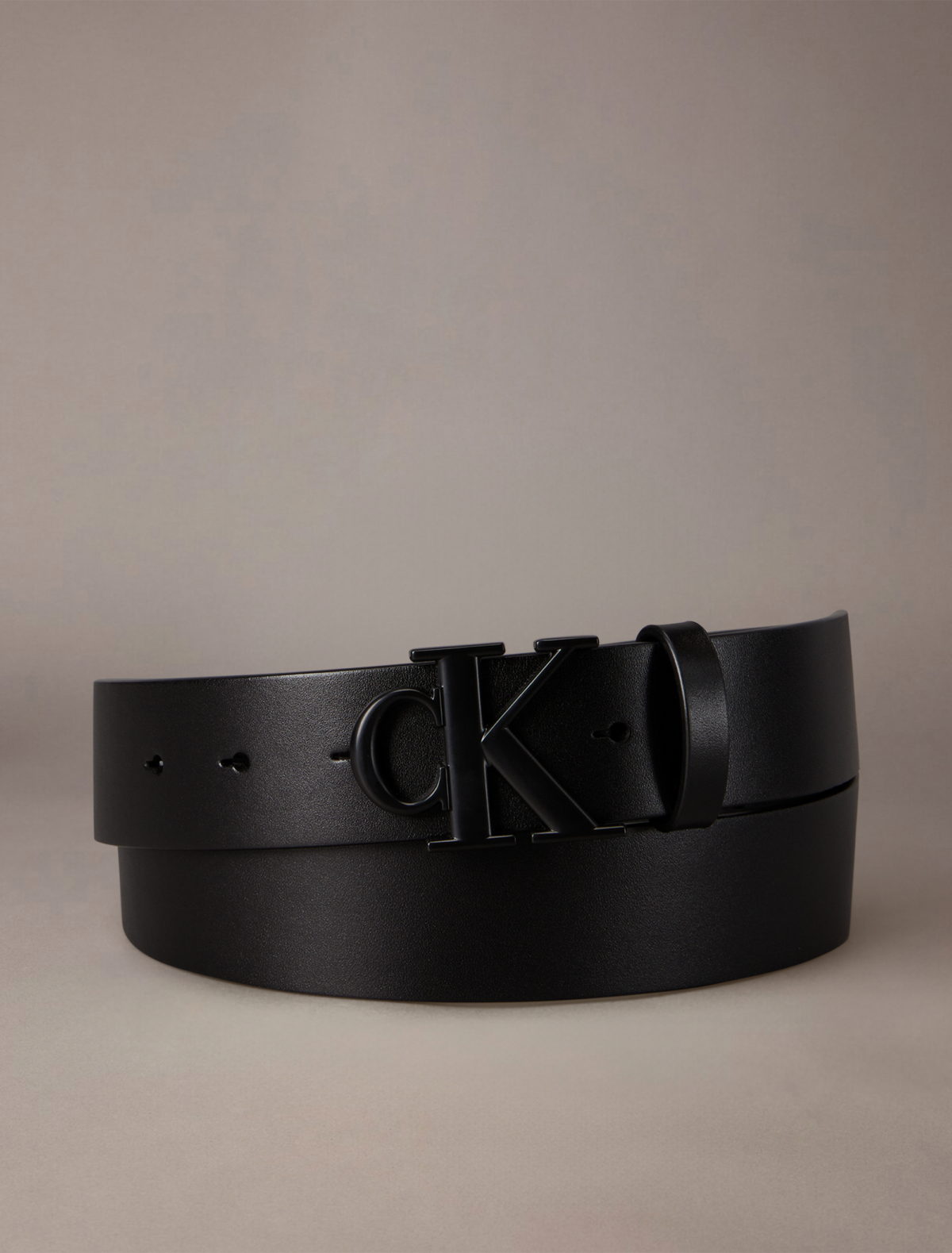 這款皮帶不僅實用，更能突顯男士品味，讓你的心意時刻陪伴他！