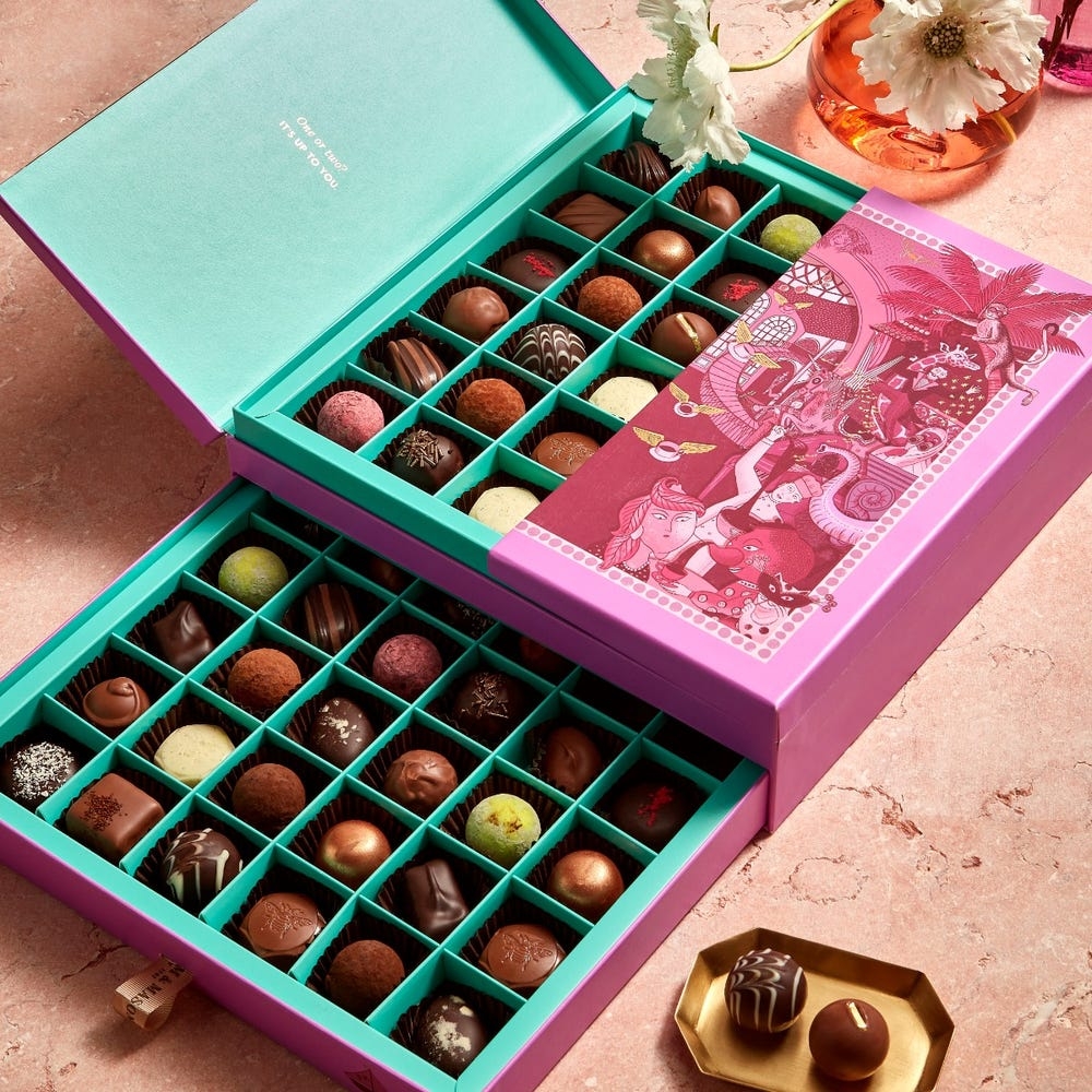 Fortnum's Favourites 精選牛奶、黑白朱古力禮盒(785克)。