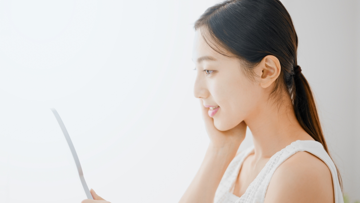 選購時可從成分、膚質適配度和安全性等幾個方面入手,了解自己最適合哪種類型的淡斑產品!