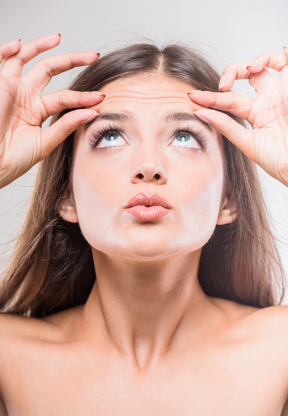 抬頭紋是指額頭上的皺紋,主要分成兩種類型:「動態紋」及「靜態紋」。