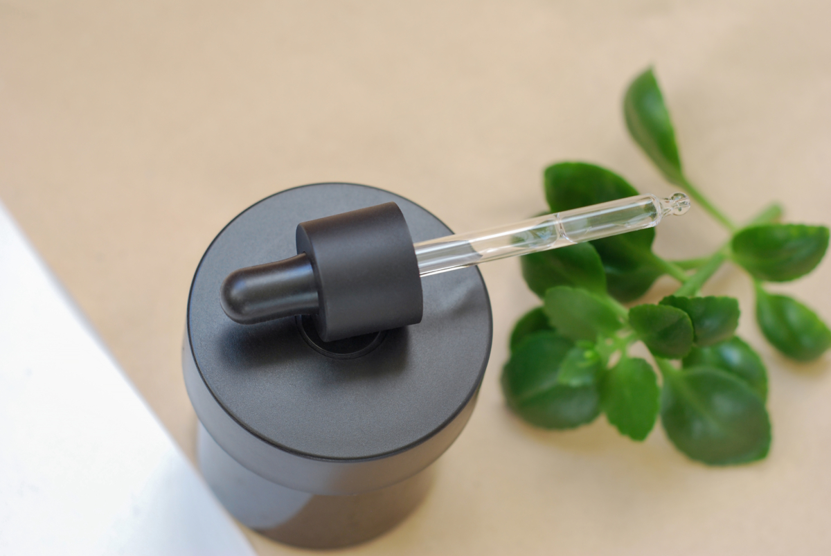 AHA（Alpha Hydroxy Acid，α-羥基酸），俗稱果酸，是水溶性的有機酸。