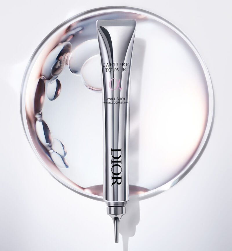 Dior 完美活能超效抗皺精華。
