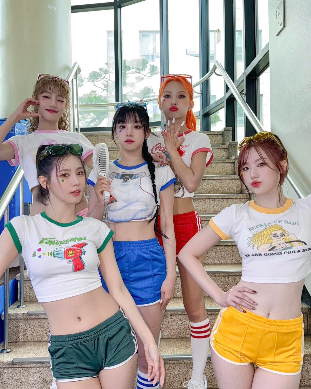 真理褲看似簡單的短褲,憑著驚人的顯瘦、顯腿長的效果加上百搭舒適的特性,火速變成年輕人的時尚穿搭新寵兒!