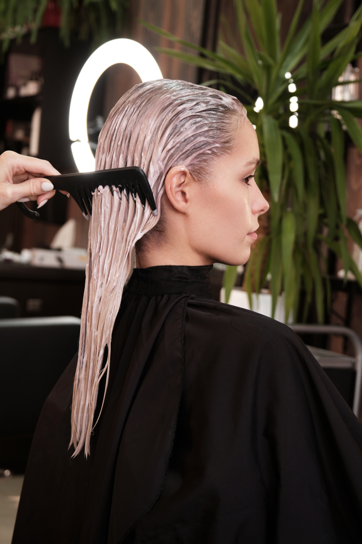 選對補色洗頭水的「顏色」非常重要,因為不同色素針對的髮色問題不同