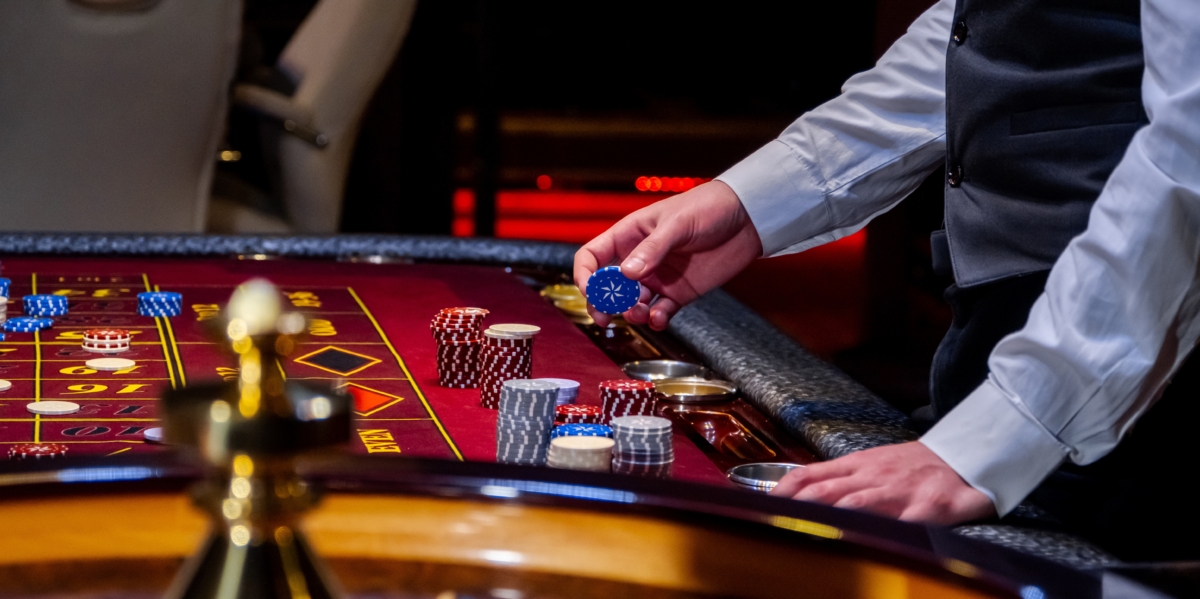 由於金運石的強大能量,傳聞被賭場列入禁品