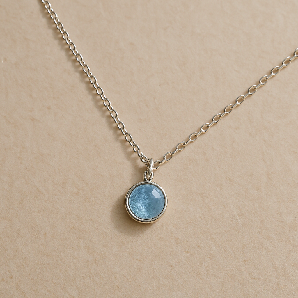 海藍寶的溫和能量超親和,幾乎適合所有人,但還是有些情況需要注意。