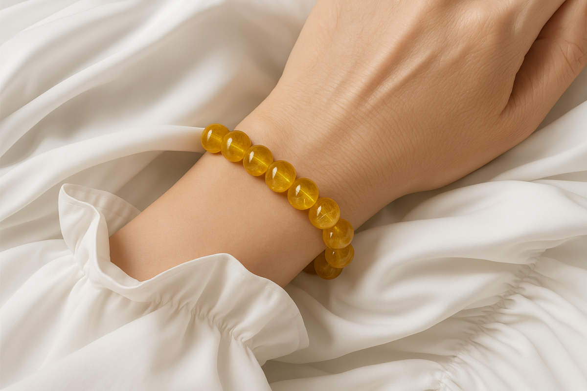 水晶的能量流向有個「左進右出」的說法,所以你也可以根據你的需求佩戴