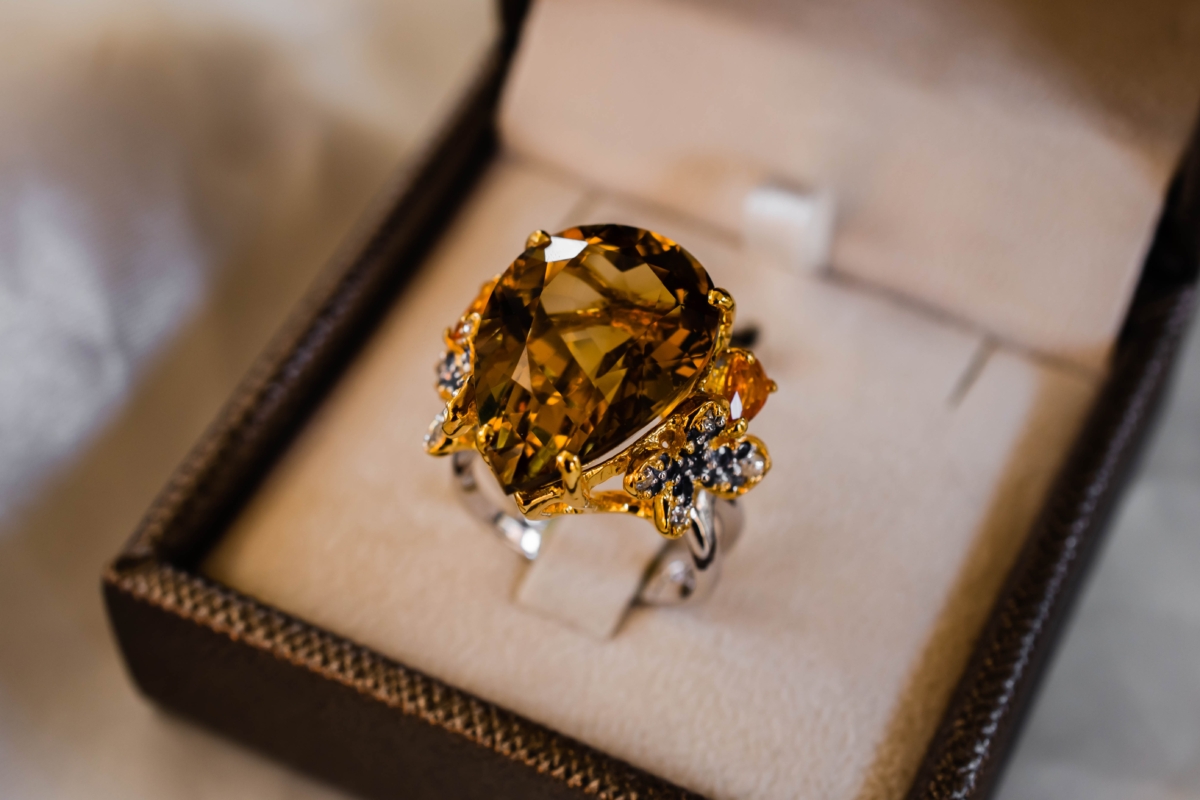 佩戴托帕石時要避免以上禁忌