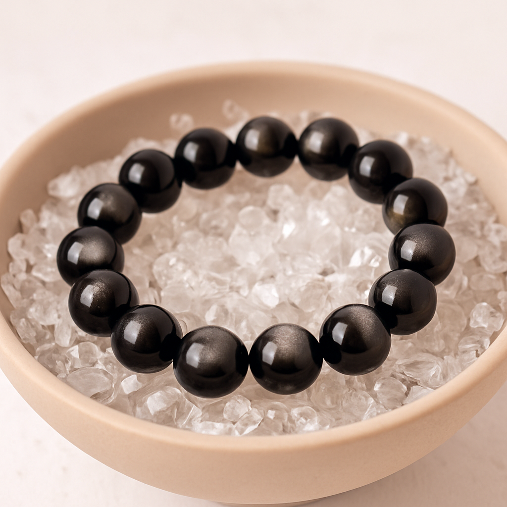 定期為銀曜石進行淨化消磁非常必要。