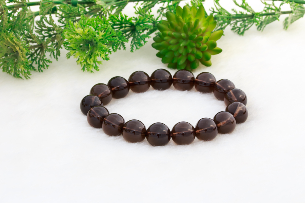 茶晶的左右手佩戴方式功效也會大有不同！