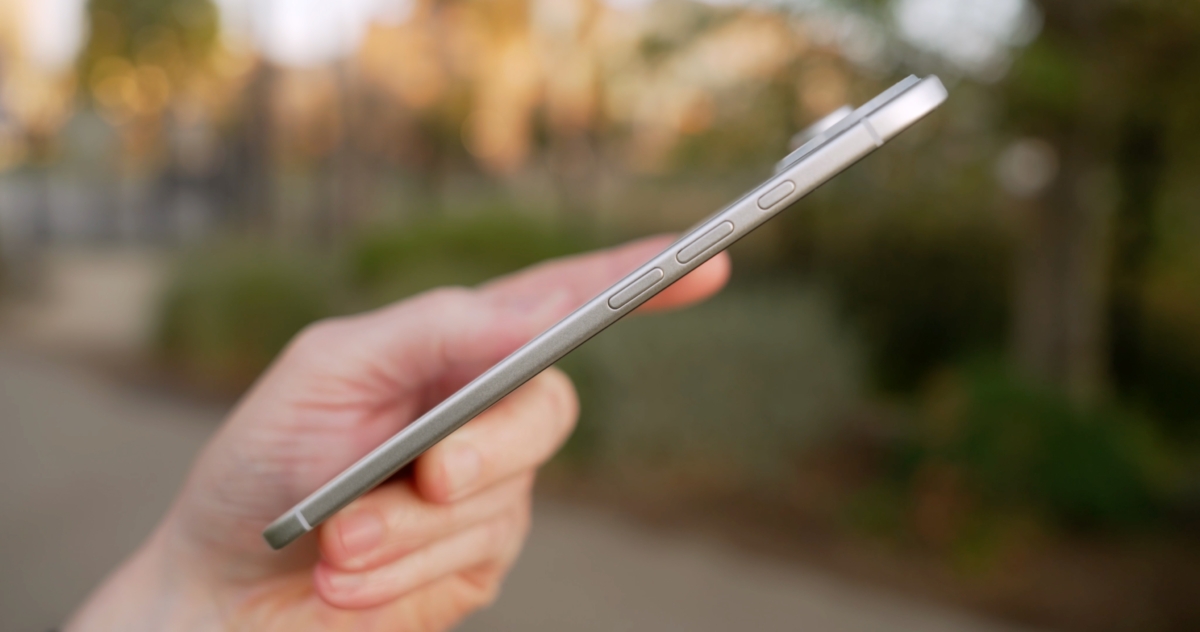 厚度僅約 5.5 毫米