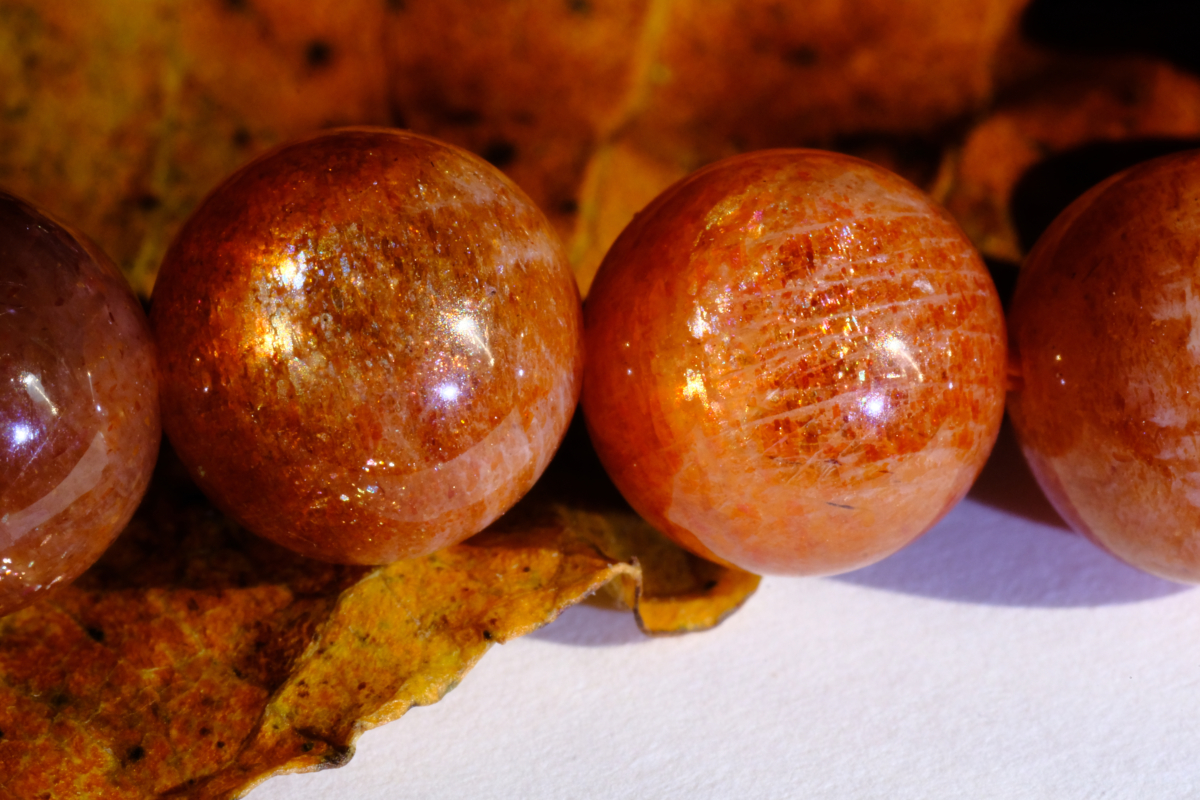 金太陽石因其獨特的「砂金效應」而聞名