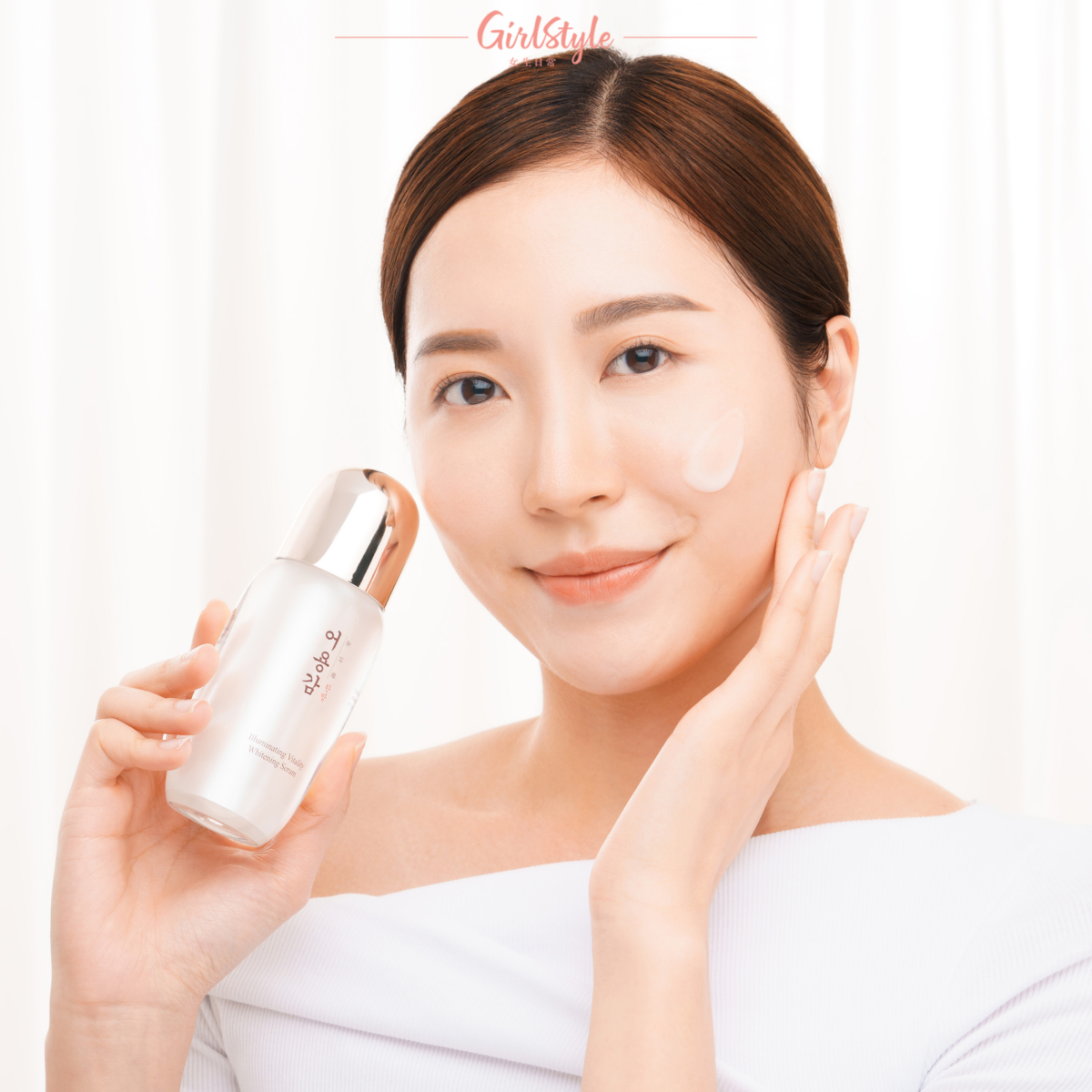 精華輕盈質地，易推快吸，全無黏笠感，夏天使用尤其適合。