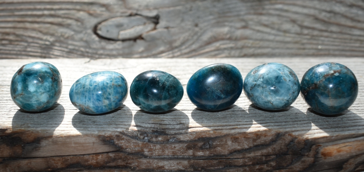 在佩戴磷灰石時，需要遵守以上的禁忌