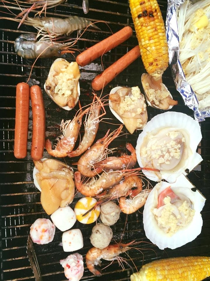 NN Club提供4小時任食任飲燒烤套餐,食材包括牛扒、雞翼、豬扒等10多款選擇。