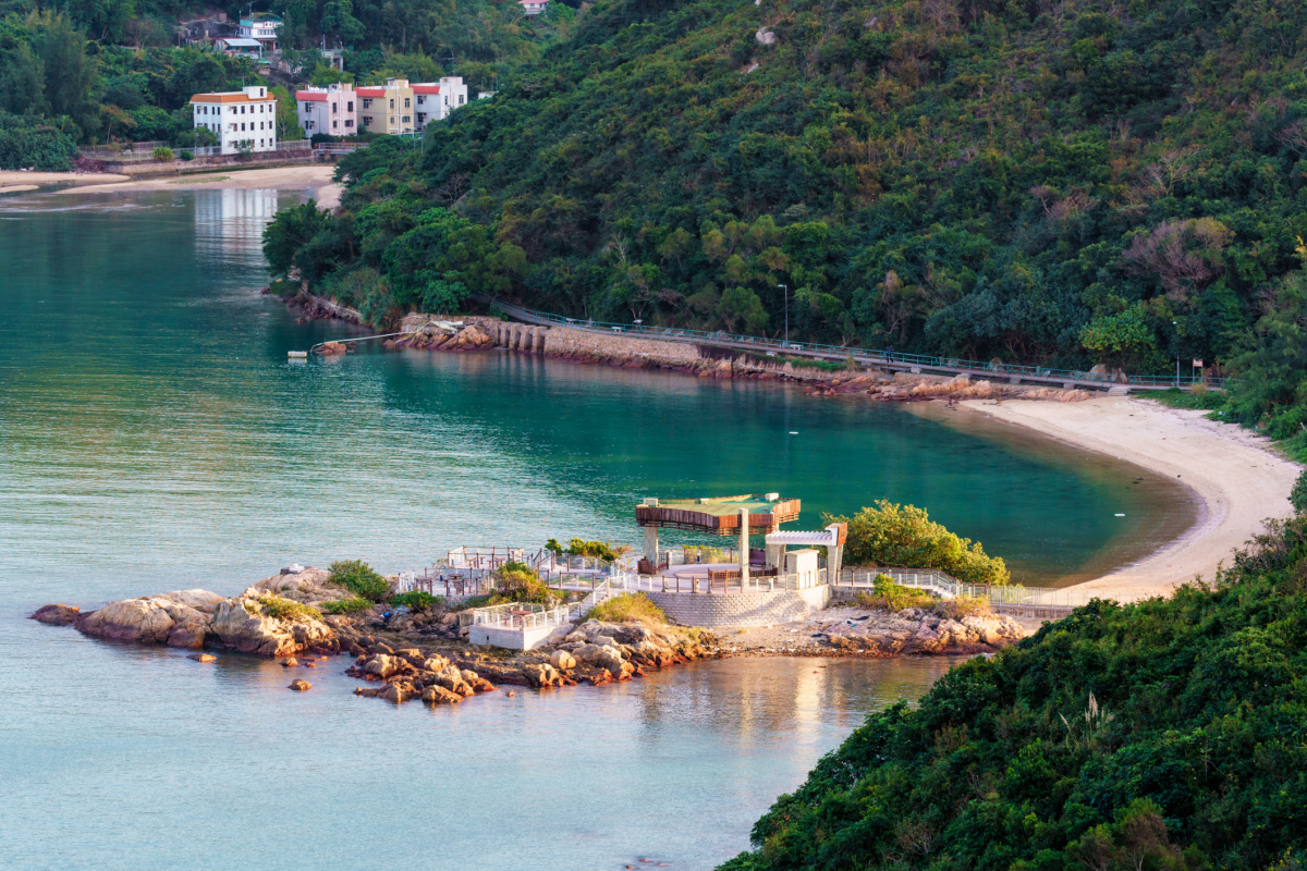 南丫島家樂徑全長約4公里，路面平緩易走，新手慢行亦可在兩小時內輕鬆完成