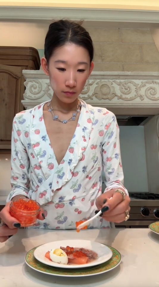 與粉絲關係:有距離感的親密