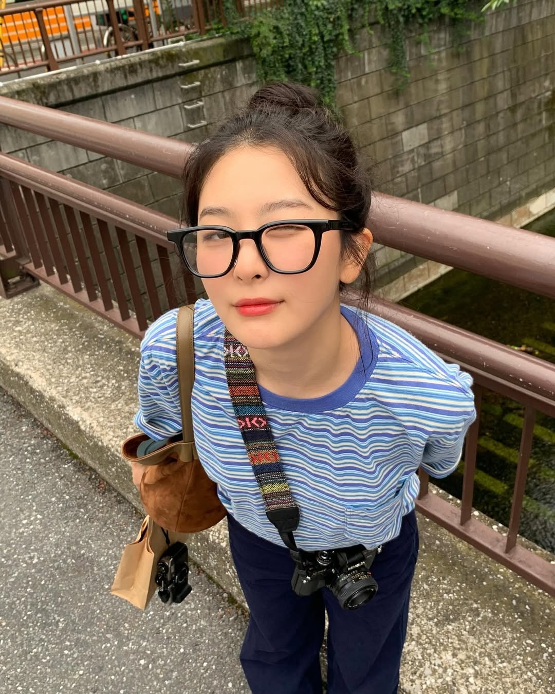 Red Velvelt 澀琪超愛粗框眼鏡！