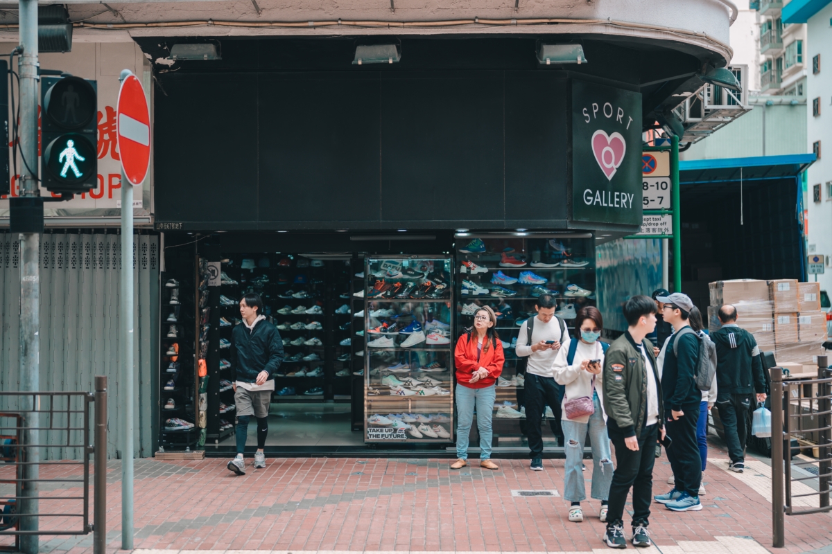 除了波鞋街，旺角還有很多好吃好玩的地方，包括女人街、金魚街、花墟以及燒賣、魚蛋、雞蛋仔等。
