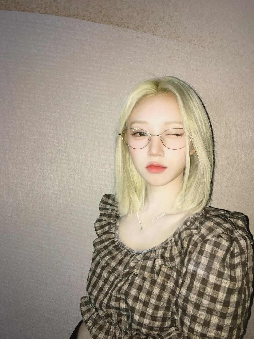 貓眼型或上緣較寬的鏡框是菱形臉的不錯選擇