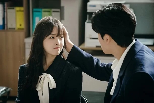 雖然以上列出的都是適用於男女,但其實兩者之間仍有一些不同點,以下則是更詳細的指出僅有男生的曖昧行為究竟有哪些!