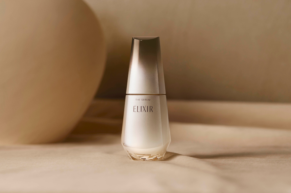 V面霜神隊友：年輕緊緻精華！加快V面效果，約會急救前必用！