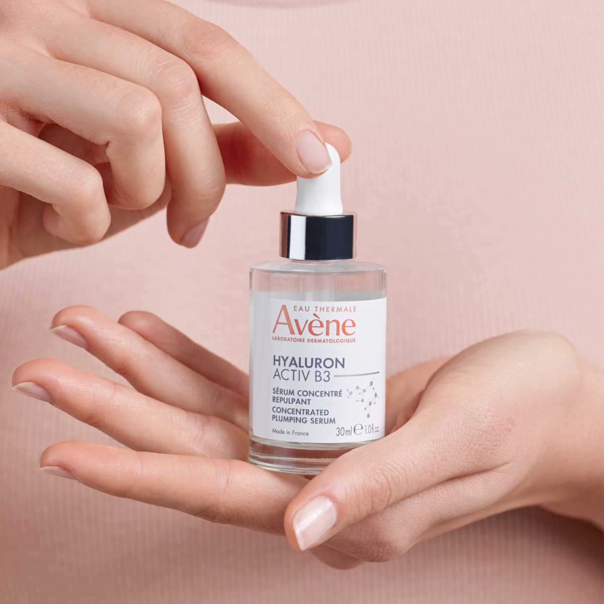 Avène HAB3奇蹟小A瓶針對「殭屍細胞」，從根源阻斷衰老信號，激活肌膚細胞，從而淡化皺紋。