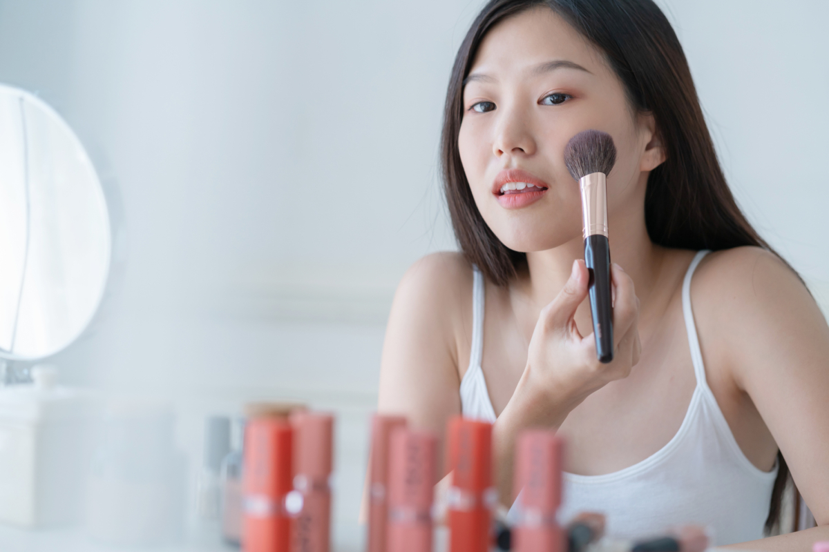 面對繁瑣的化妝流程，初學者只需掌握幾個重點就能快速上手，避免走彎路。
